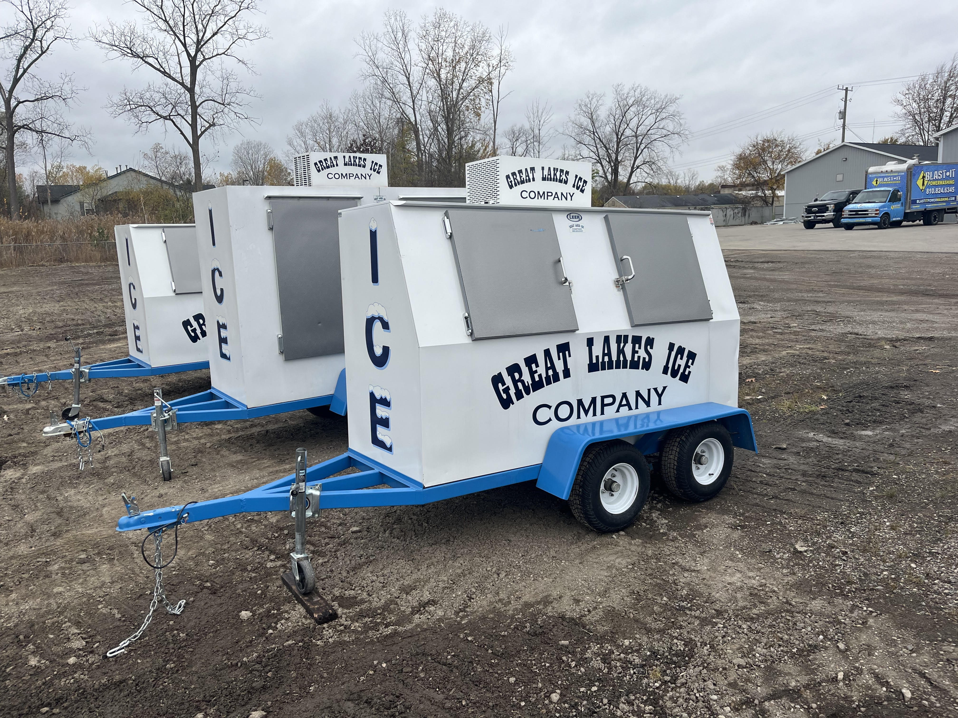Freezer trailers side view